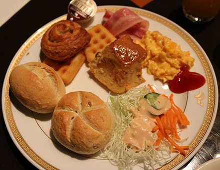 朝食　ヒルトン東京ベイのハッピーマジックルーム 口コミ　レビュー
