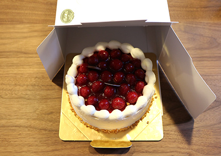 洋菓子店カサミンゴー　木苺スフレチーズケーキ　配送時の画像