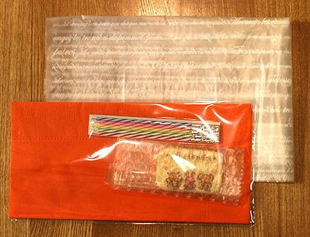 お菓子のリーフで注文した妖怪ウォッチケーキの　配送時の画像