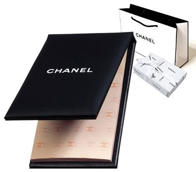 CHANEL(シャネル) PAPIER MATIFIANT DE CHANEL　シャネル オイルコントロールティッシュ　あぶらとり紙　ミラー付　シャネル オリジナルラッピング　ショップバッグ付