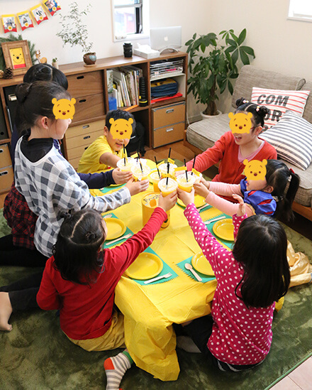 プーさんをテーマにした子供のお誕生会のパーティー演出（飾り付け）