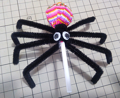 ハロウィン飾りdiy スパイダーキャンディーの作り方 ナベチンのパーティークラフト Happy Birthday Project