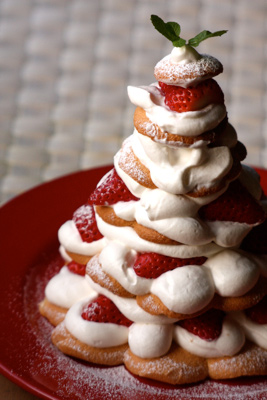 クリスマスツリー風の焼き菓子タワー　クリスマスパーティーのアイデア料理