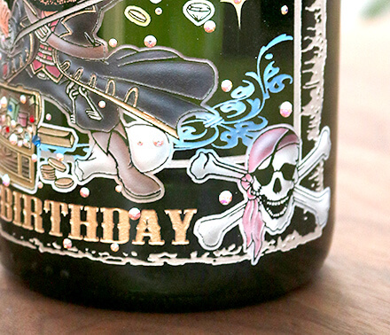 ドクロの海賊　似顔絵シャンパン　ドレシャン　誕生日のサプライズプレゼント