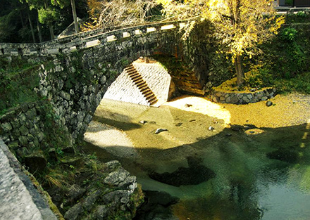 ハートが出来る石橋（二俣橋）