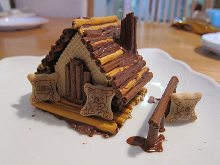コアラのマーチ「お菓子の家手作りキット」を作ってみた！