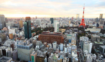 高層ビルの展望台から見える景色