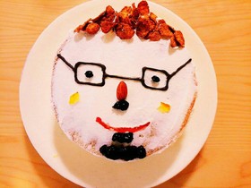 パパもビックリ!簡単似顔絵誕生日ケーキ