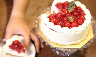 洋菓子店カサミンゴーの「シュス木苺レアチーズケーキ」のレビュー