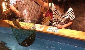 店内で釣った魚をその場で調理してくれる海鮮料理店「ざうお　渋谷店」