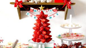 いちごタワーの作り方〜苺だけで作るクリスマスツリー！
