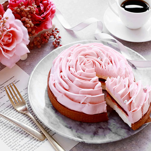 バラの花モチーフの母の日ケーキ「フロレゾン」