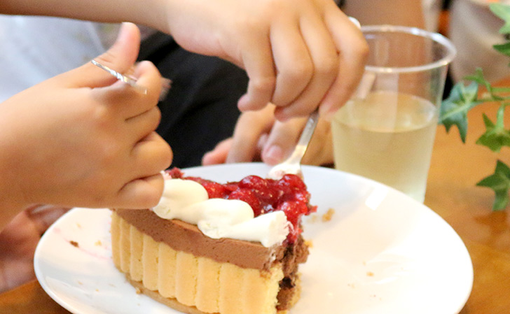 洋菓子店カサミンゴーの「ヴァルトベーレ 木苺チョコレートケーキ」