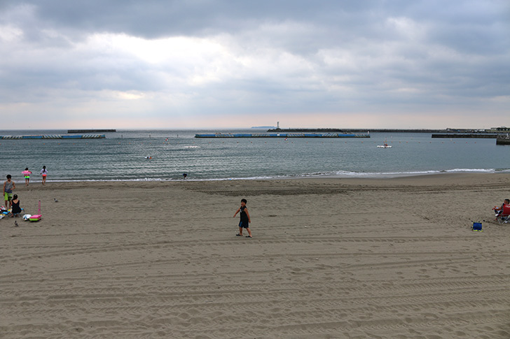 朝の熱海サンビーチ2