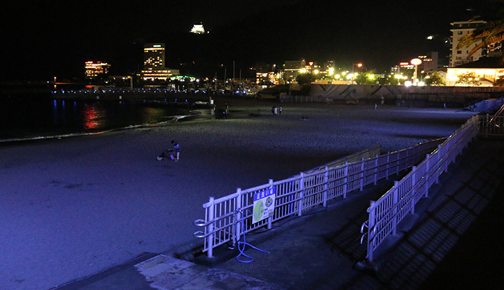 夜の熱海サンビーチ