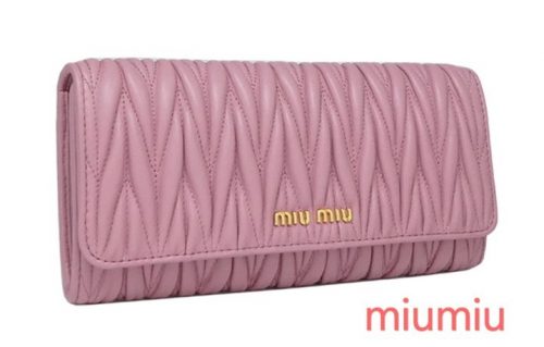 miumiu パステルカラー財布