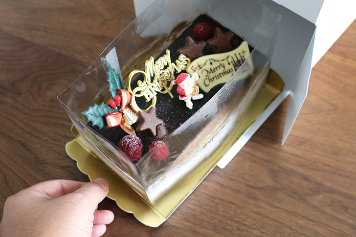 cake.jpのクリスマスケーキ　バニラとチョコの極上ブッシュ・ド・ノエル