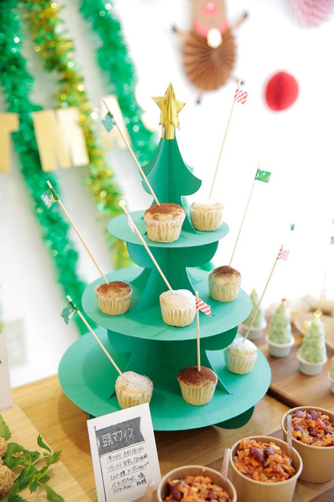 クリスマスツリー型のおしゃれな3段ケーキスタンドの作り方（手作り用型紙素材有り）