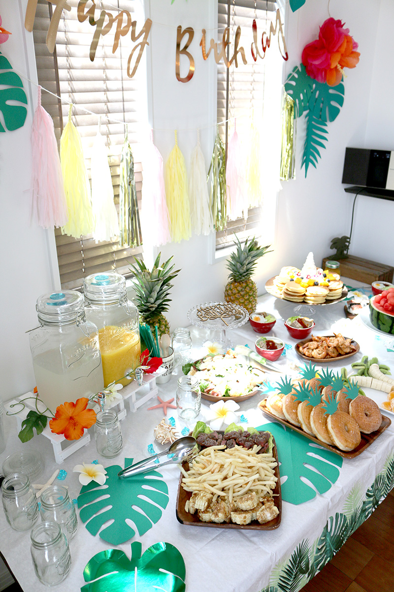 パーティー料理　アロハ・ハワイをテーマにしたトロピカルな誕生日パーティー演出