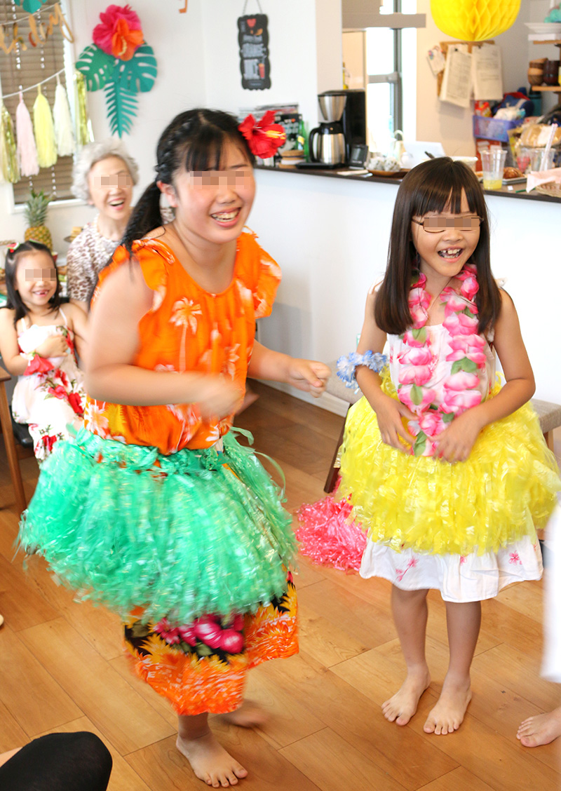 おしりプリプリ競争　アロハ・ハワイをテーマにしたトロピカルな誕生日パーティー演出