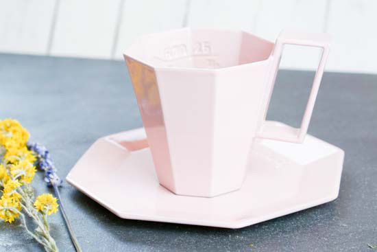 紙のように薄く・軽い“和”のCup＆Saucer「KIKOF」