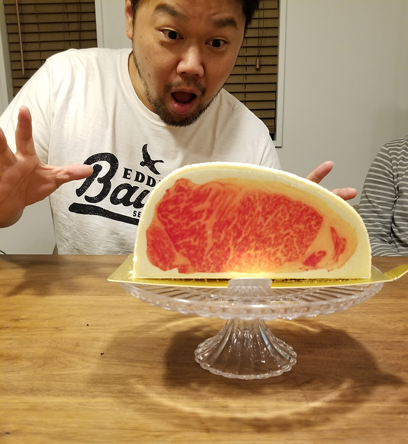 肉ケーキ　和牛サーロインケーキに驚く　お父さん