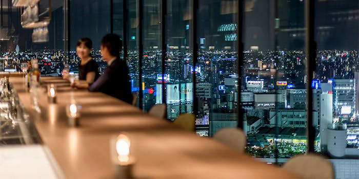 The Living Room with SKY BAR／三井ガーデンホテル名古屋プレミア 18階　夜景の見える席