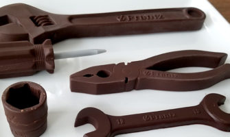 神戸フランツの個性派チョコ「工具チョコ・カーマニアセットV6」を取り寄せてみた感想