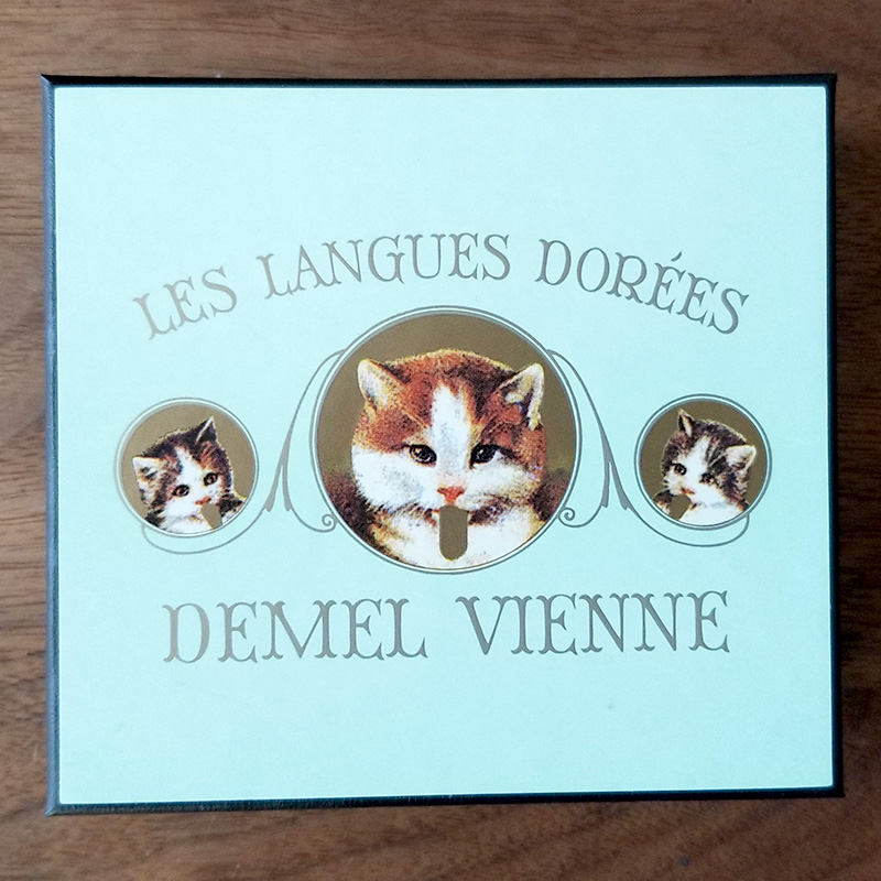 デメル（DEMEL）ソリッドチョコ 猫ラベル・ミルクを食べてみた感想　パッケージデザイン