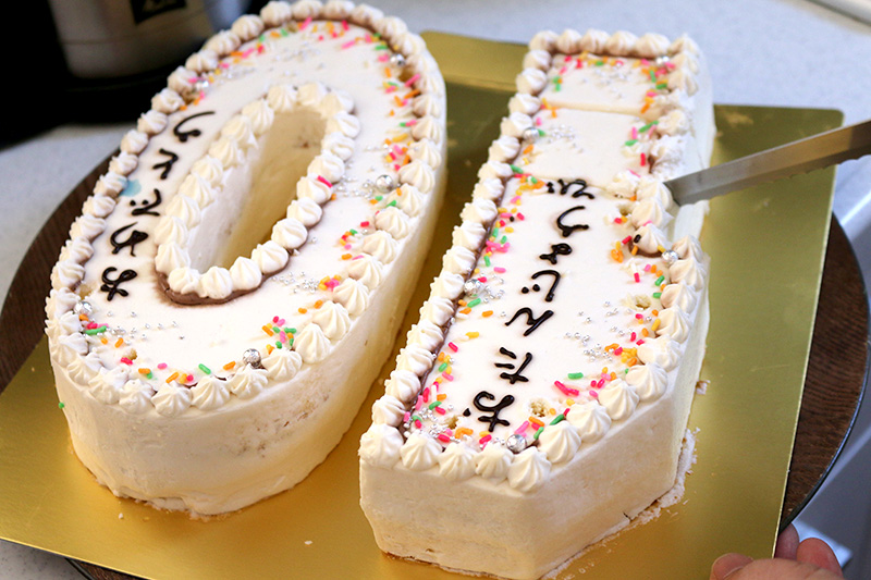 「逃走中」をテーマにした誕生日パーティー　ケーキ