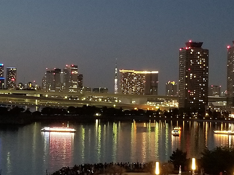 ヒルトン東京お台場から見える夜景　夕方