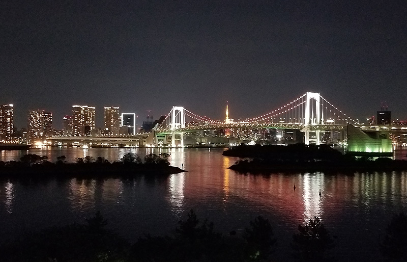 ヒルトン東京お台場から見える夜景　レインボーブリッジ