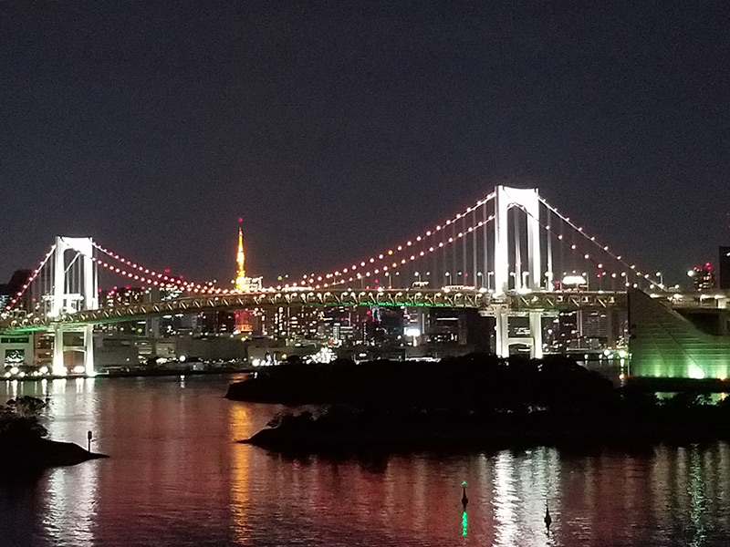 ヒルトン東京お台場から見える夜景　レインボーブリッジ