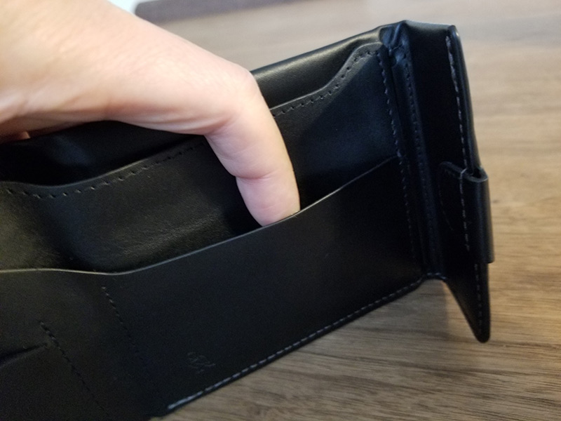 カードポケット３　スリムでコンパクトな財布「ベルロイ コインフォルド ウォレット」