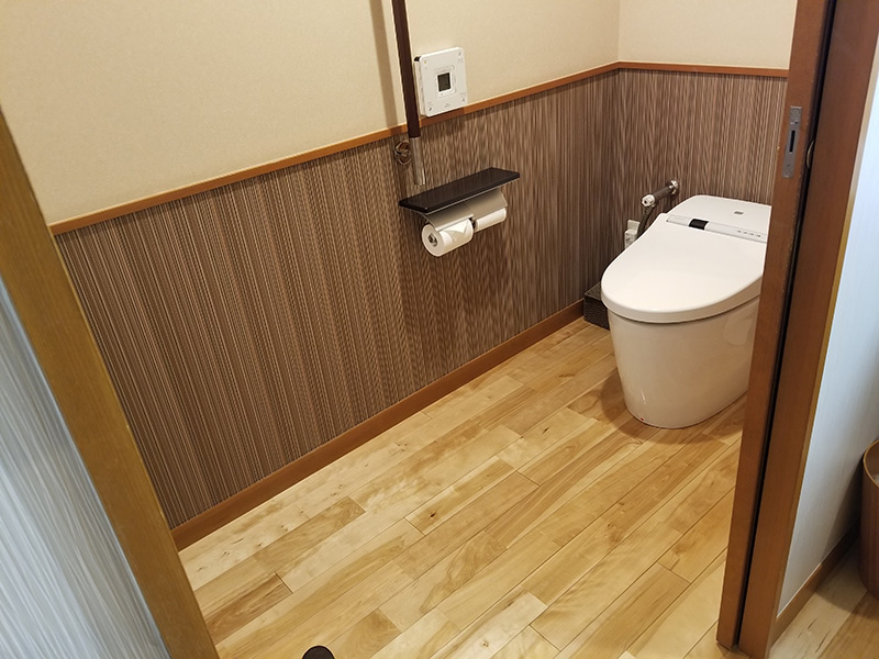 トイレ　箱根湯本「ホテルおかだ」露天風呂付き客室「紅藤」に泊まってみた感想