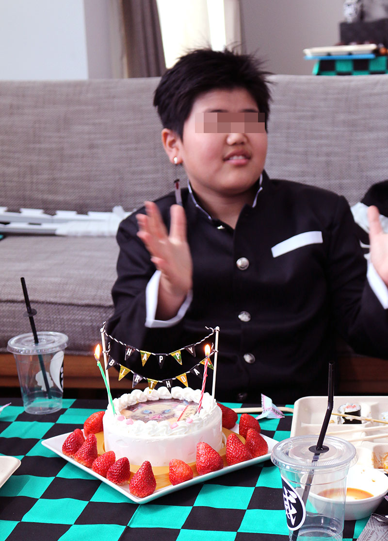 鬼滅の刃 がテーマの誕生日パーティー演出 飾り 料理 手作りコスプレグッズ Happy Birthday Project