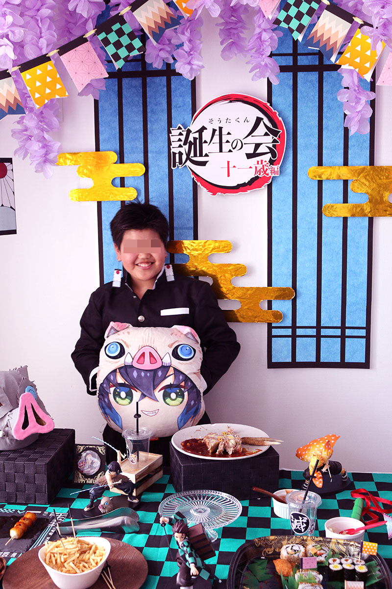 鬼滅の刃 がテーマの誕生日パーティー演出 飾り 料理 手作りコスプレグッズ Happy Birthday Project