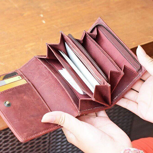 Folio 二つ折り財布