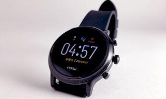 FOSSILの第5世代スマートウォッチ「THE CARLYLE HR」