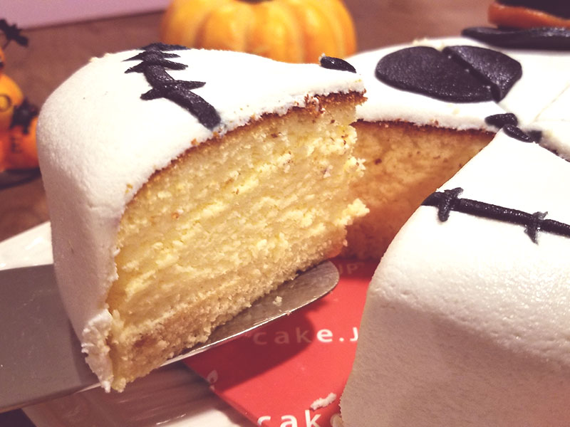 6等分にカット　ハロウィン 骸骨チーズケーキ レビュー 食べた感想