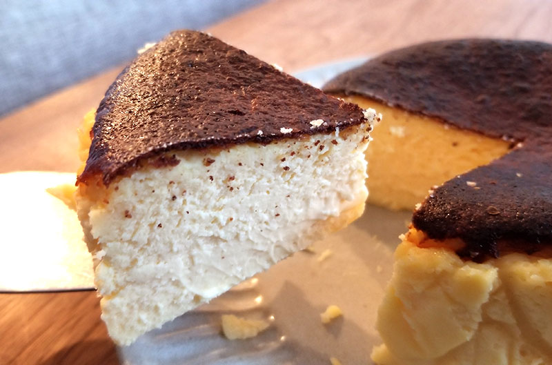 金澤の人気レストラン「レスピラシオン」のバスクチーズケーキ「しあわせチーズ」を食べた感想