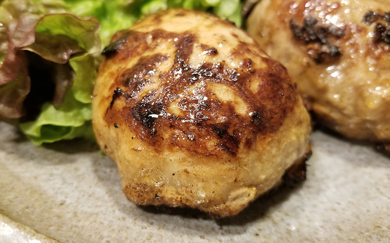 やえやまファームのハンバーグ食べくらべセット　出来上がり　南ぬ豚 網脂ハンバーグ