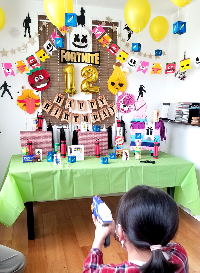 パーティーゲーム-3　射的 　フォートナイトをテーマにした小学生男子の誕生日の飾り付け