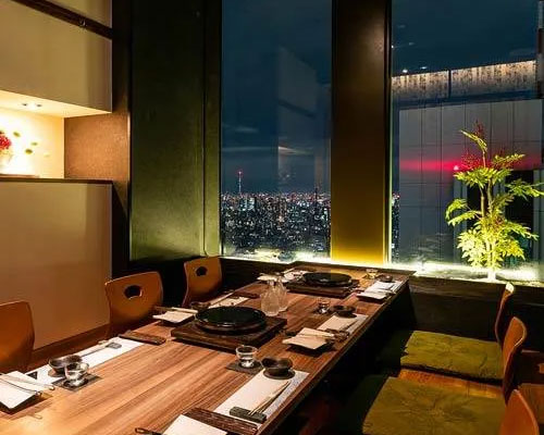 肉割烹 五条 新宿野村ビル49F 店内イメージ 夜景