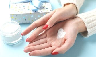 女友達のプレゼントに人気のおすすめハンドクリーム