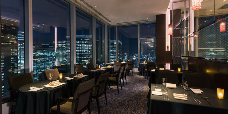 Dining & Bar TENQOO　店内　夜景