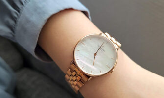 ノードグリーンの女性一番人気モデル「Native マザーオブパール 5リンクブレス」レビュー