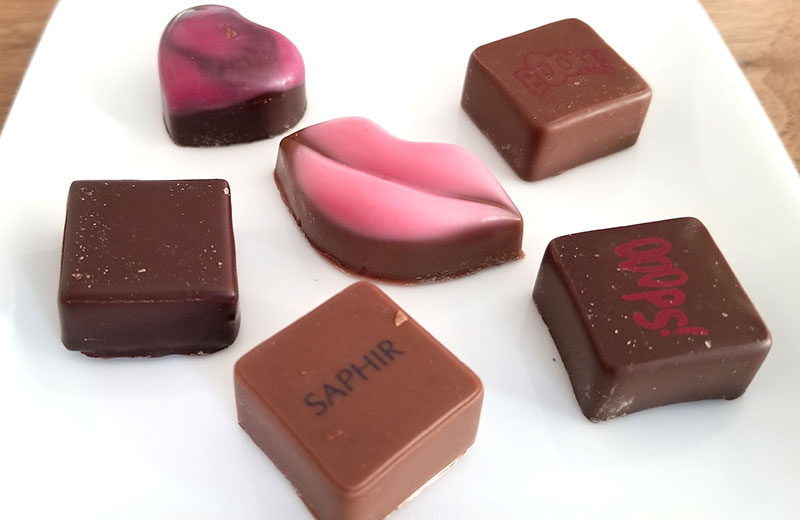 ジャン＝ポール・エヴァンのバレンタインチョコ「ボンボンショコラ 6個入り」レビュー・感想　お皿の上に取り出したチョコのイメージ