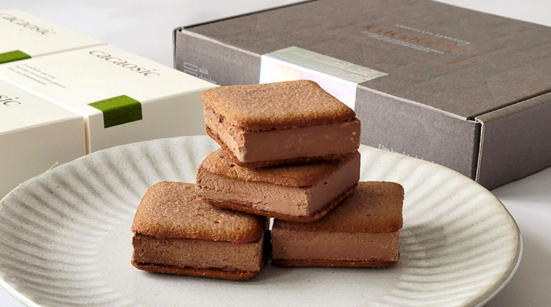 厚さ1cmのチョコをサンドした新食感ラングドシャ「cacaosic（カカオシック）」