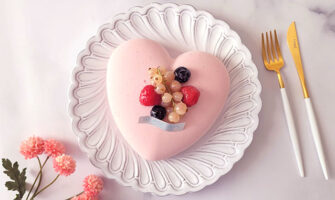 ヒルトン東京お台場の立体ハートのムースケーキ「モナムール ショコラフランボワーズ」